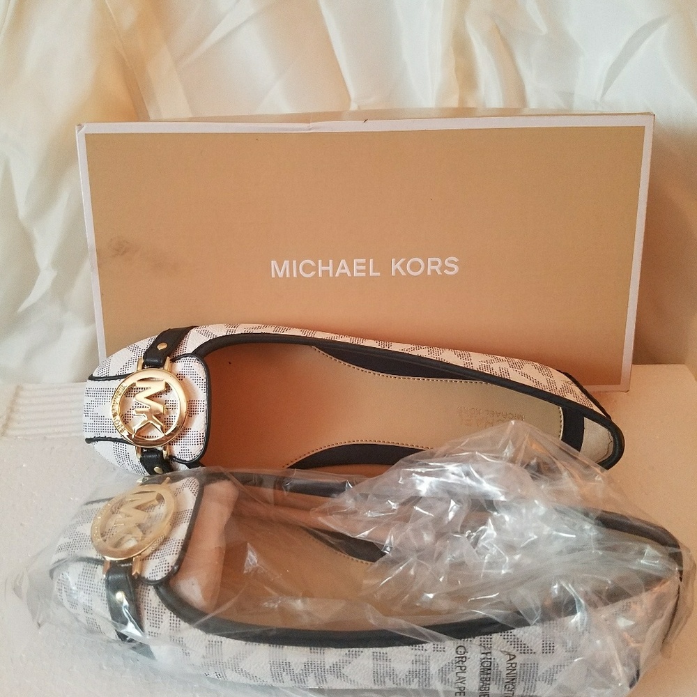 MK shoe